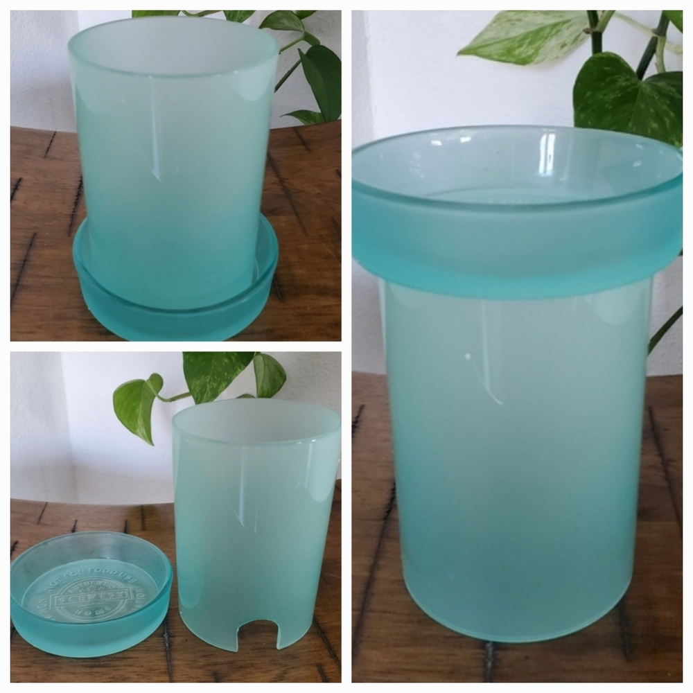 Scentsy Teal Glass 2 Piece Utensil Jewelry Vase Warmer NIB - Picture 3 of 10